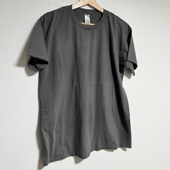 Gildan 100% Cotton Charcoal Gray T-Shirt - Size L - Picture 3 of 8